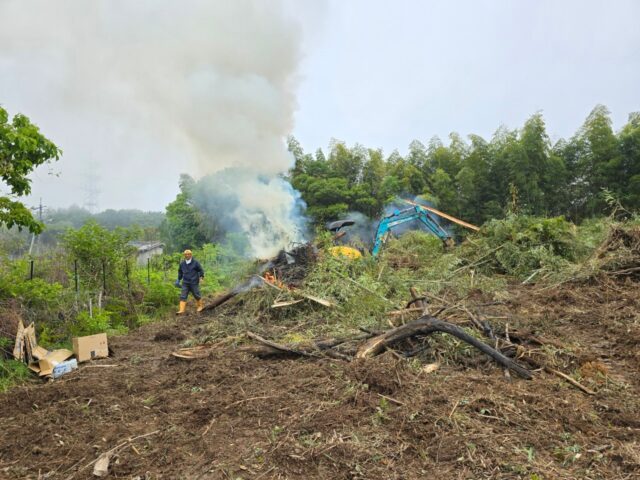 吉名圃場の伐採作業